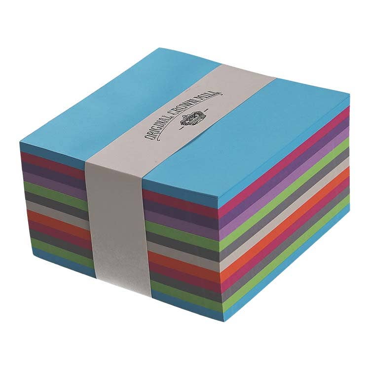 Mehrfarbiger Crown Mill Notizwürfel mit kräftigen Papierlagen und blauem Deckblatt, quadratischer Papierblock 16x16x9,5 cm
