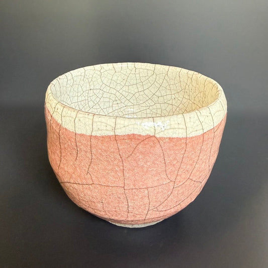 Raku Teeschale – handgefertigtes Unikat aus traditioneller Raku-Keramik