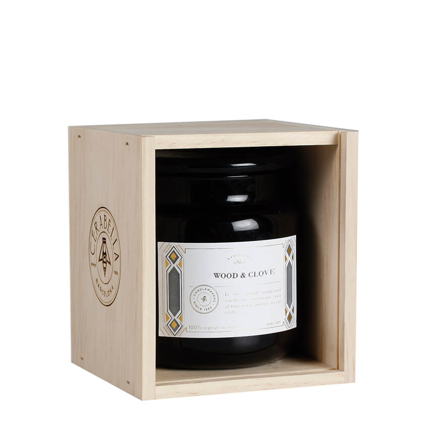 Cerabella Apothecary Duftkerze im dunklen Deckelglas in Holzbox, Verpackungsansicht